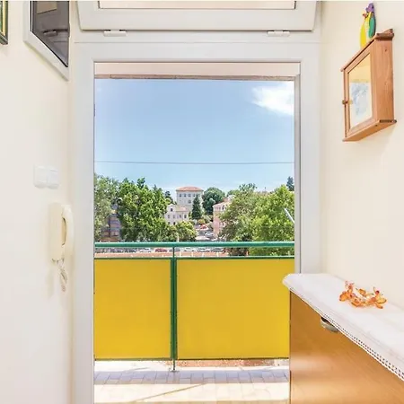 Klara-centar Apartment *